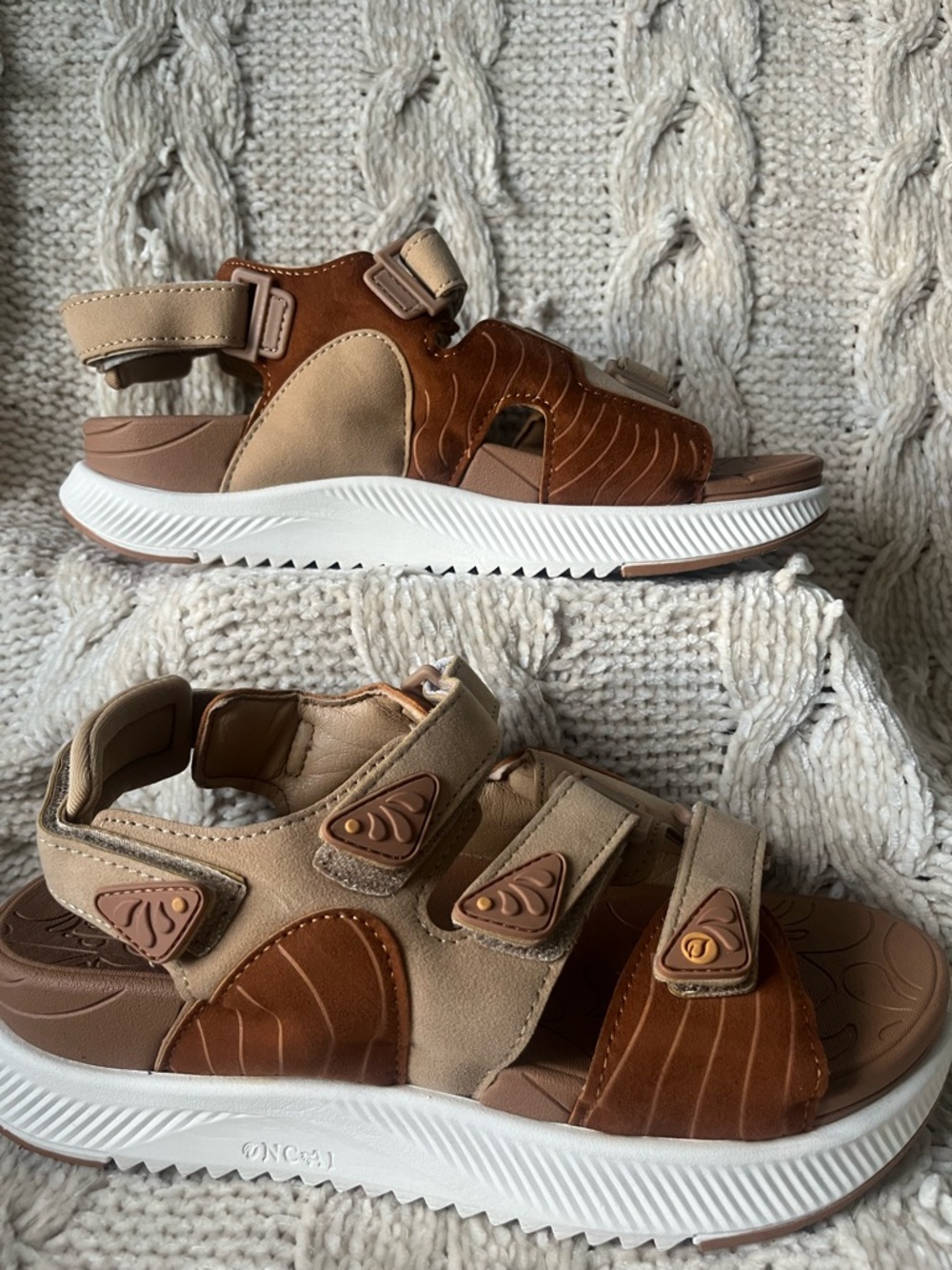 Women's Brown & Tan Sport Sandals with Adjustable Strapsy